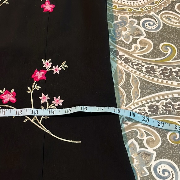 Vintage Sara Spencer embroidered black dress with pink flowers size 10 - Picture 7 of 8